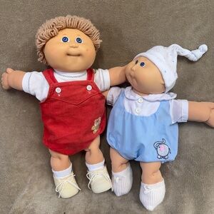 Lot of two Cabbage Patch kid boy dolls blonde blue eyed